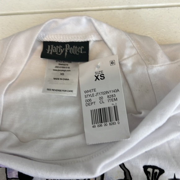 Harry Potter "The Wand Chooses the Wizard" Graphic Tee NWT Sz XS - Picture 3 of 6